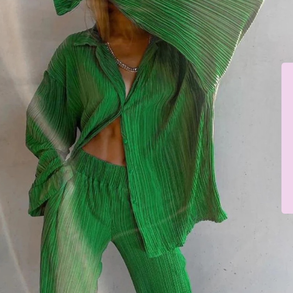 Green crinkle co-ord